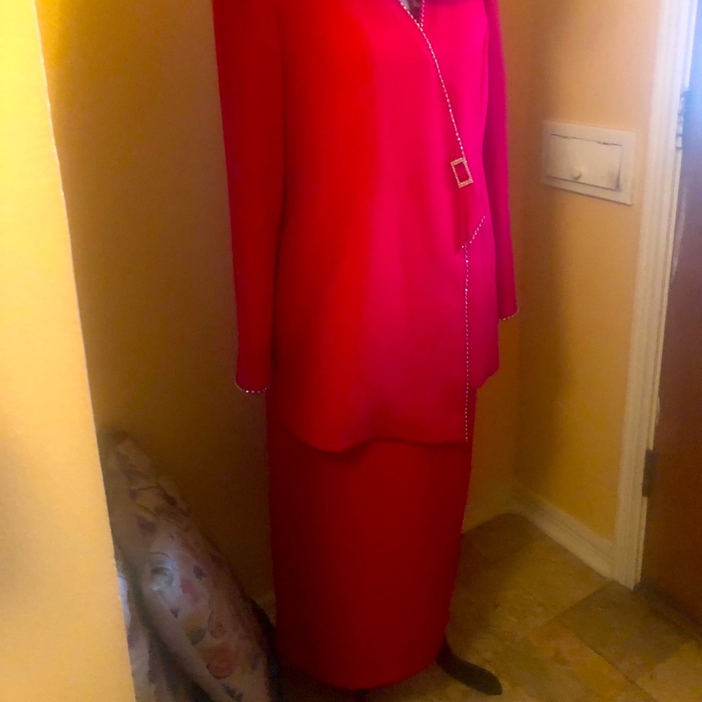 Nina Massini two piece suit